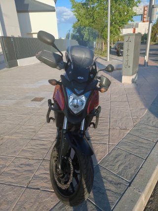 Honda CB 500X ABS Negra y Roja