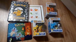 Pack Pokémon: Enciclopedia, Figuras Pop! y Alfombr