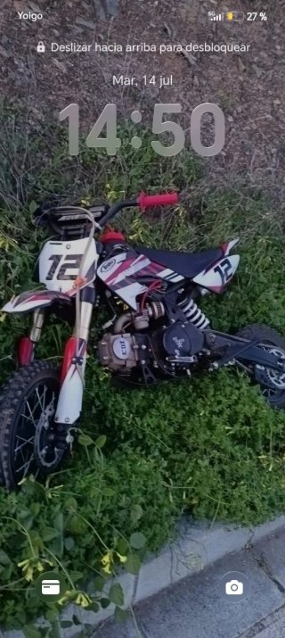 Moto Enduro/Motocross Roja y Blanca