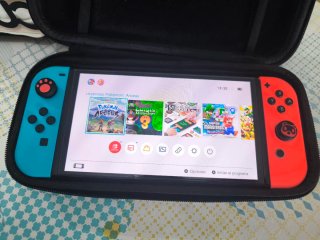Nintendo Switch con accesorios y muchos juegos
