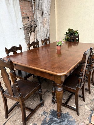 Tavolo da pranzo in legno