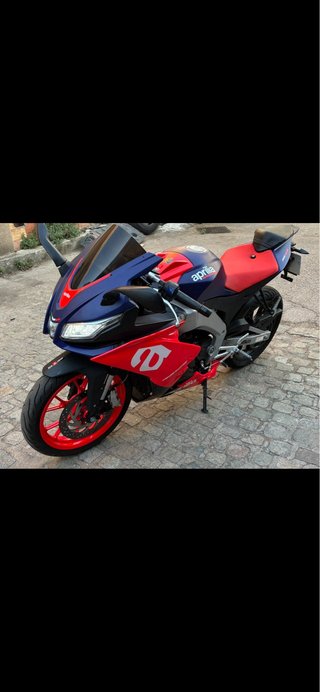 Aprilia RS 125 Deportiva Azul/Roja