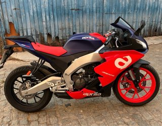 Aprilia RS 125 Deportiva Azul/Roja