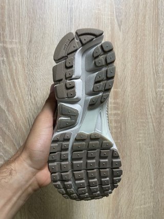 Nike Vomero 5 Talla 38.5 Beige/Blanco