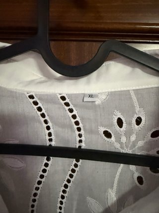 Blusa blanca bordada