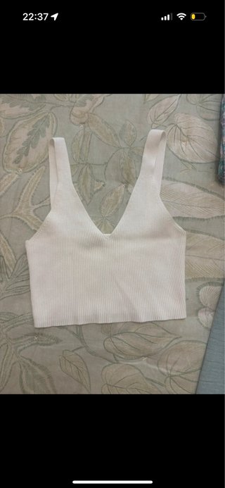 Top Bershka crema talla S