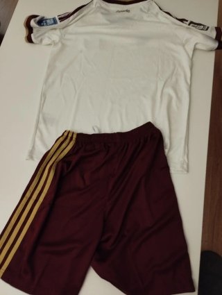 Equipación futbol España Adidas Talla 28