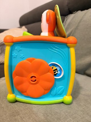 Cubo actividades de clementina para bebé
