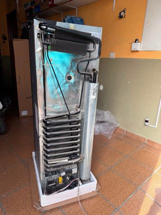 Frigorífico Trivalente Dometic 130L