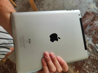 Apple iPad Blanco y Plateado