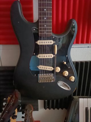 Guitarra Eléctrica Réplica Fender Gilmour