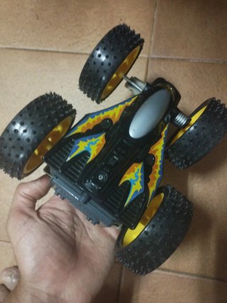 Coche de juguete reversible