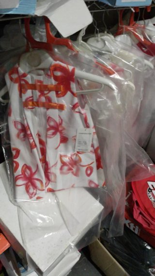 Lote de vestidos de niñas sobre 250unid