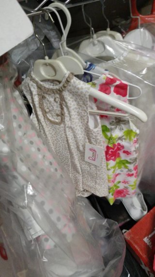 Lote de vestidos de niñas sobre 250unid
