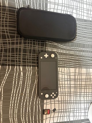 Nintendo Switch Lite Nera + Custodia + Zelda