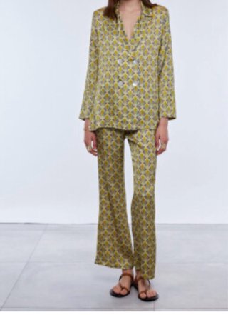 Pantalón acampanado estampado