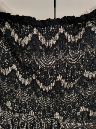 Abito nero pizzo