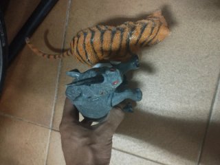 Juguetes Rinoceronte y Tigre
