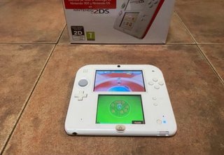 Nintendo 2DS Blanca y Roja