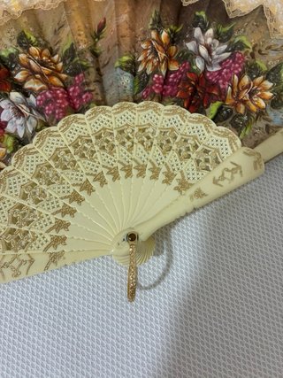 Antiguo abanico años 70 floral encaje