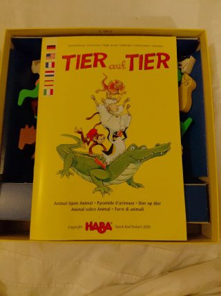 Juego de apilar animales de madera