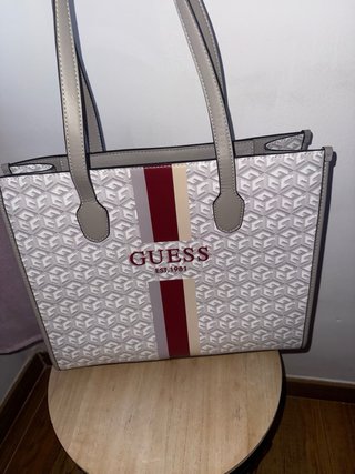 Bolso Guess Gris y Blanco