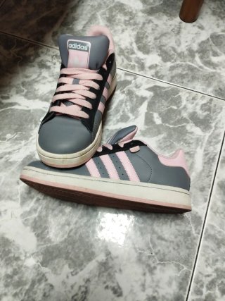 Zapatillas Adidas Grises y Rosas