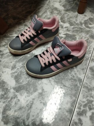 Zapatillas Adidas Grises y Rosas