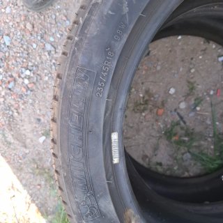 2 neumaticos 235/45/18  98W