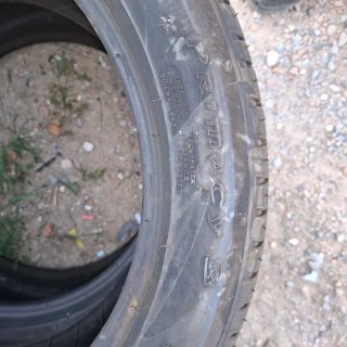 2 neumaticos 235/45/18  98W