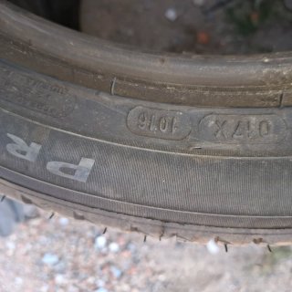 2 neumaticos 235/45/18  98W
