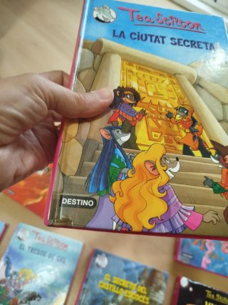 8 llibres castellà/català col.lecció Tea Stilton