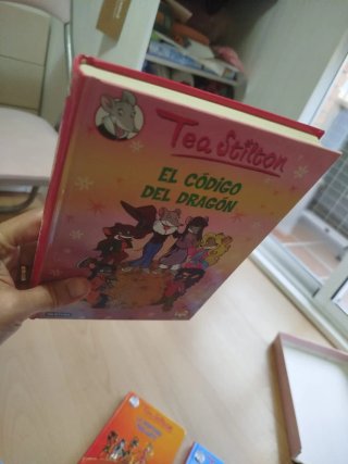 8 llibres castellà/català col.lecció Tea Stilton