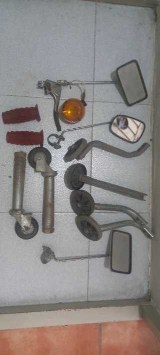 Accesorios bicicleta: puños, espejos, ruedas