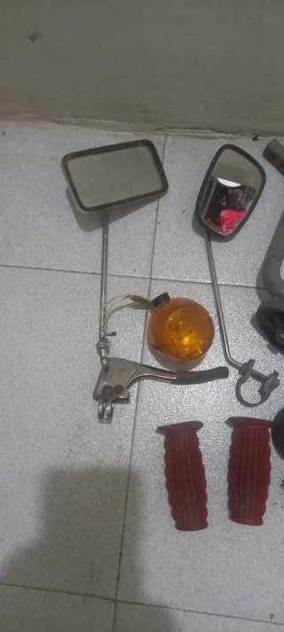 Accesorios bicicleta: puños, espejos, ruedas