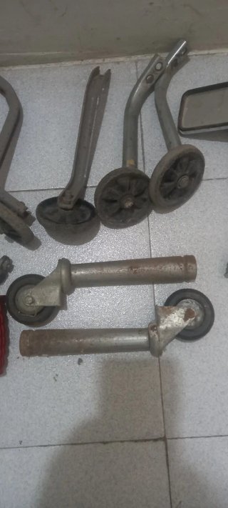 Accesorios bicicleta: puños, espejos, ruedas