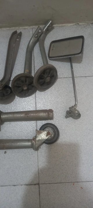Accesorios bicicleta: puños, espejos, ruedas