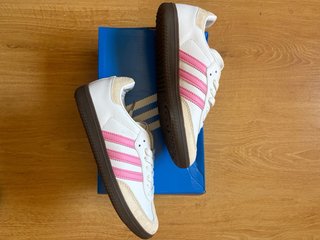 Adidas Samba Blancas y Rosas