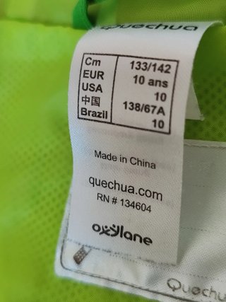 Corta Vento para Rapaz marca Quechua (10 anos)