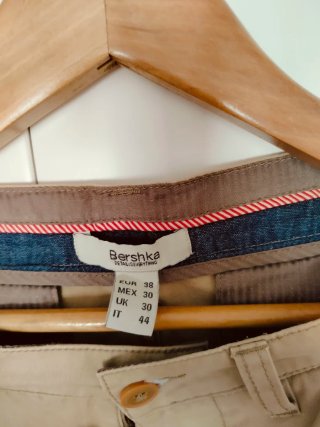 Bermuda chico Bershka beige Talla M