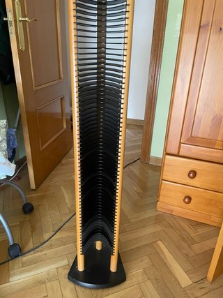 Torre para CDs de madera y plástico