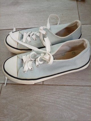 Zapatillas deportivas azul claro