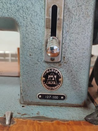 Máquina de coser Alfa 127-500