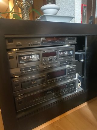 Cadena de música Technics y altavoces BOSE