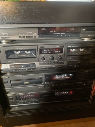 Cadena de música Technics y altavoces BOSE