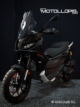 Aprilia SR GT 400 Negra
