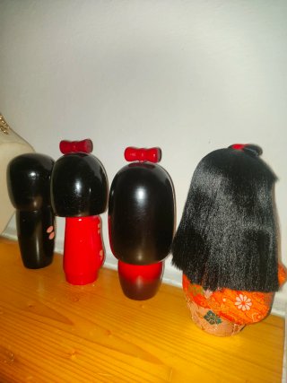 Bambole Kokeshi Giapponesi