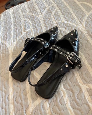 Bailarinas negras con tachuelas plateadas