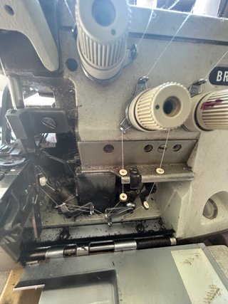 Máquina Overlock Brother