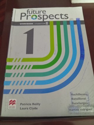 MACMILLAN 1 BACH. INGLÉS. Workbook + student book